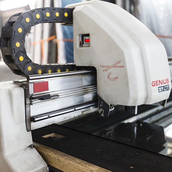 Glass cutting machine Glass cutting machine