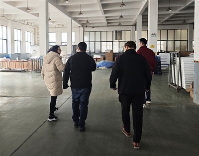 Kanada töövõtja külastab ettevõtet MIGO GLASS, et leida i...