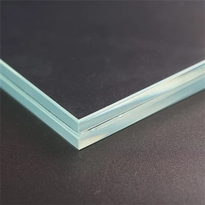 Laminated glass thickness and interlayer configuration for architectural applications Laminated glass thickness and interlayer configuration for architectural applications